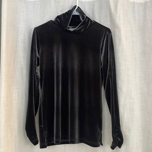 NWOT SnoSkins velvety t-neck